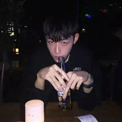  情侣头像旭日用光焰赶走了黑暗,夕阳用余辉映红了晚霞