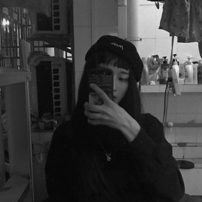  黑暗系图片超酷女生头像