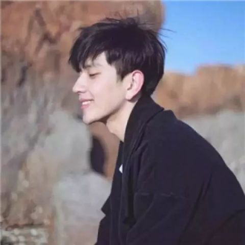  男生头像他不懂