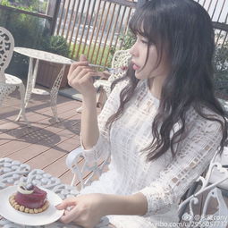  长大校花清纯写真电眼水灵迷人