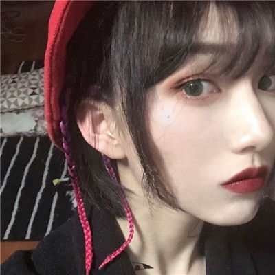  女生头像美滋滋