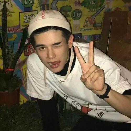  人总要跟握不住的东西说再见的