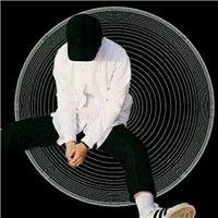  男生头像戴帽子遮脸