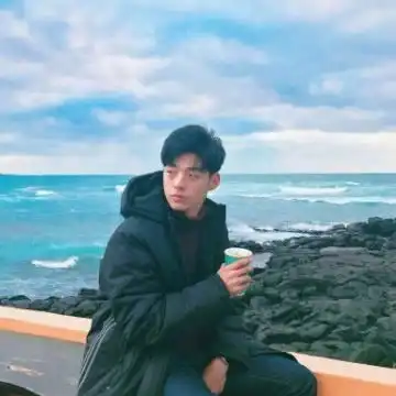  品奶茶吹海风