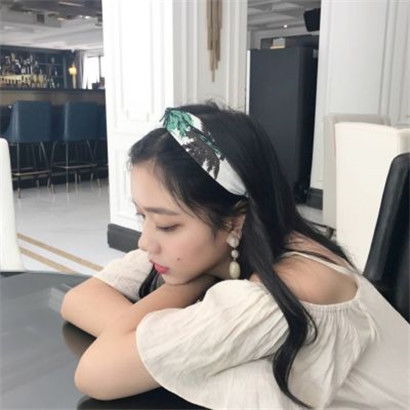  朴素自然的女生头像,她们的美怀念酿成微甜的回忆