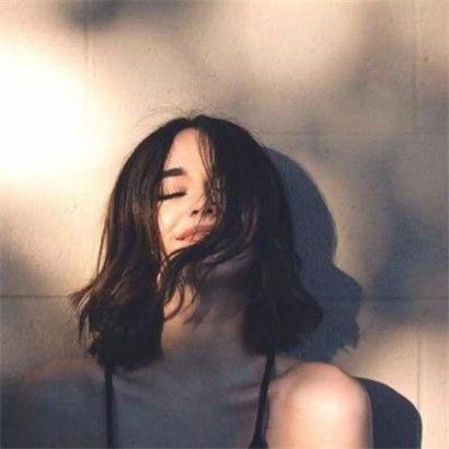  2020好看ins风欧美女生头像,微微的笑了太美丽了