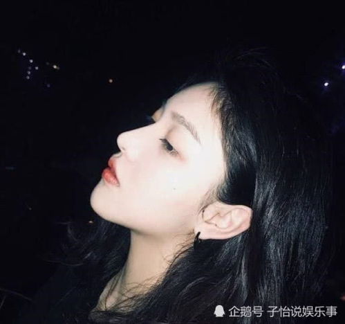  很火的句子别拿感情当全部,你又不是废物