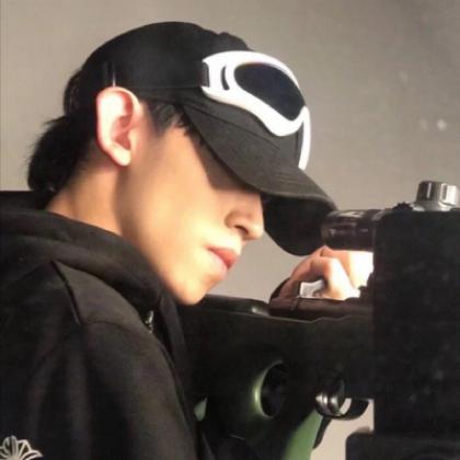  网络男神男生撩妹适合用的头像,人生何必如初见