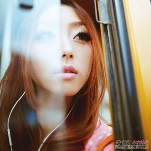  一见动情公车里的绝美小女生