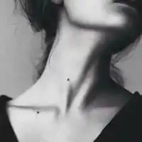  局部污一点的女生头像污一点的真人女部位头像