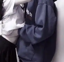  有没有这张情侣头像,谢谢了