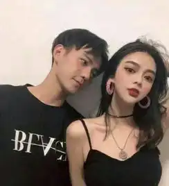  原来网恋的情侣都是这样认识的,游戏竟然不是第一看到第一的我信了