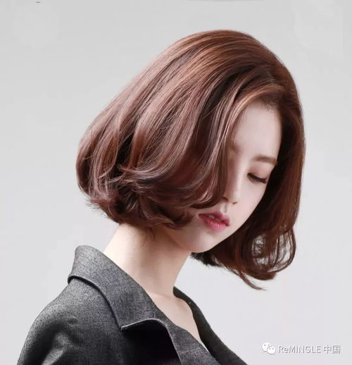短头发女生头像烫发
