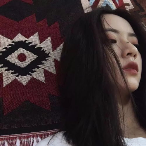  女生头像他人笑我太疯癫