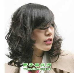  最新流行中长发烫发发型
