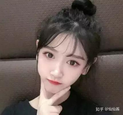  女生脸上黑头泛滥千万别用手挤,3妙招让黑头连根拔起
