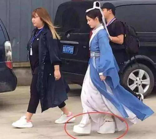  被身材吓退的明星朱茵矮壮黑鞠婧祎还好罗云熙脸颊凹陷似患病