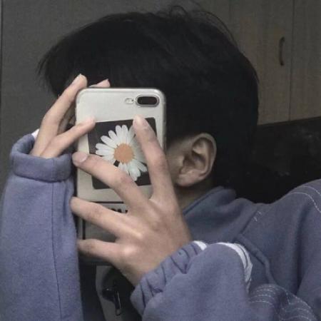  比较伤心的男生头像,男人遇事要冷静不要伤心