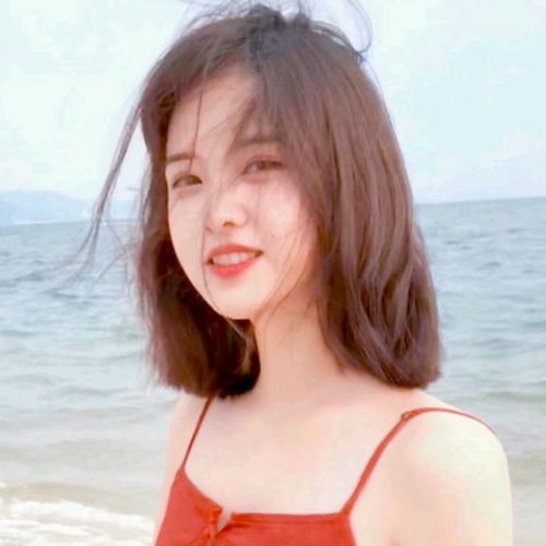  红吊带少女心