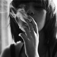 qq非主流女生头像抽烟