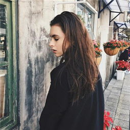  五官精致欧美女生头像图片长江四时有异色性格亦千秋