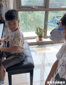  胡可给8岁儿子安吉买女装,并晒出全身图,不仅显胖还拉低了颜值