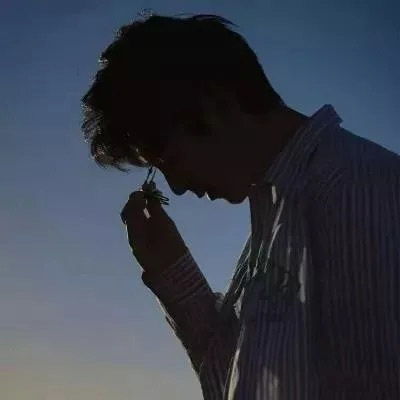  男生头像背影帅气高清没人爱我怎么样