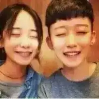  网络红人夫妇这是谁