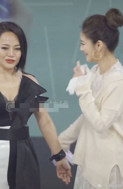  安以轩43岁久违亮相活动,少女气息十足,状态超好