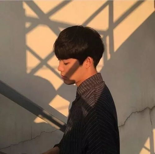 男生帅气绝版头像唯美