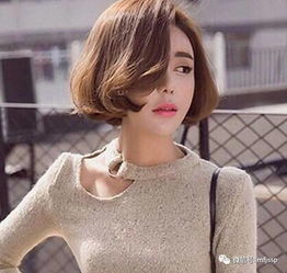  春天流行齐脖烫发
