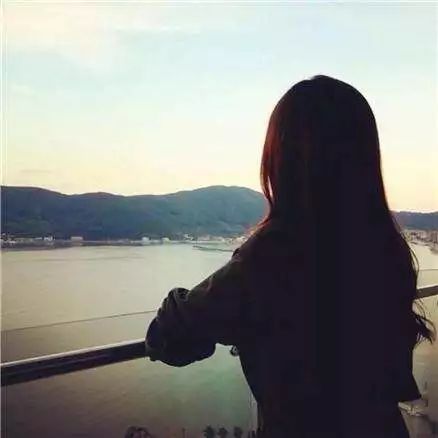 头像女生背影个性