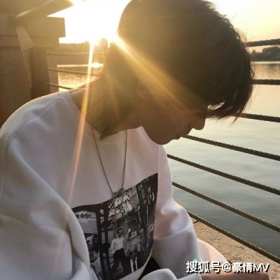  2021最新版男生侧颜头像高清男生侧颜头像大图真人