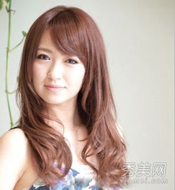  蓬松空气感烫发发型甜美卷发修饰大饼脸