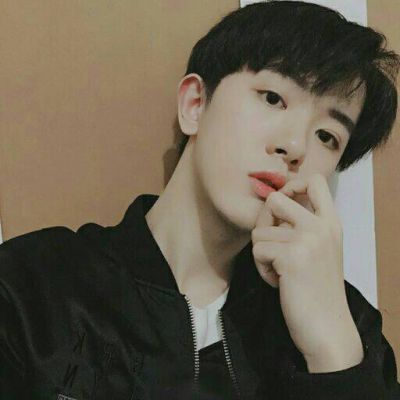  黑白个性伤感男生头像2018精选你懂得越多越像世界的孤儿