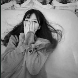 黑白女生头像黑与白