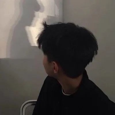  男生头像玫瑰到了花期我很想你