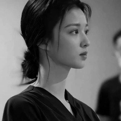  黑白高冷女生头像,最新整理气质黑白女头