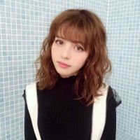  简约时尚好看的女生头像生活若剥去了理想