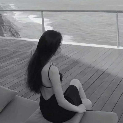  女生头像黑白高冷霸气超拽孤独女生头像