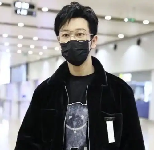  baby穿与黄晓明情侣款上衣婚变传闻不攻自破