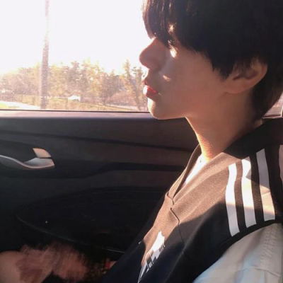 高颜值男生真人头像