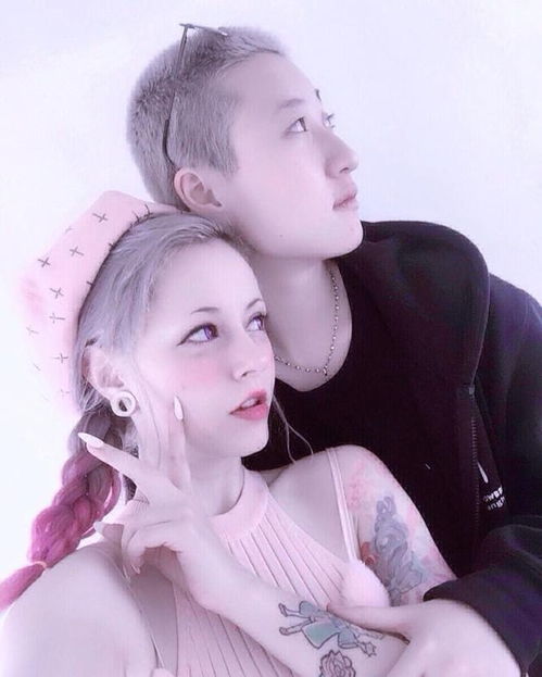  首位星二代同性恋闪婚,母亲大方祝福,父亲至今无回应