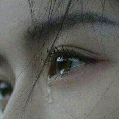 qq头像女生伤感哭泣