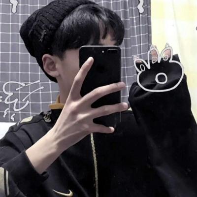  男生头像安静清新,只想静静的待一会
