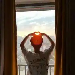  求两张情侣头像,原图