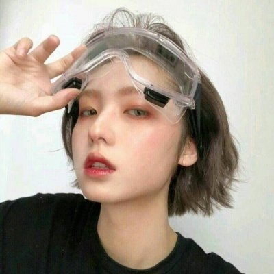 幽默笑话老婆出差,送老婆去车站,本想送到站里面的,谁知检票员不让进