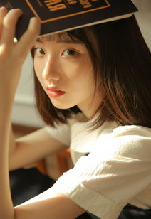  美女欣赏校园美少女冷艳可人私房可爱呆萌写真