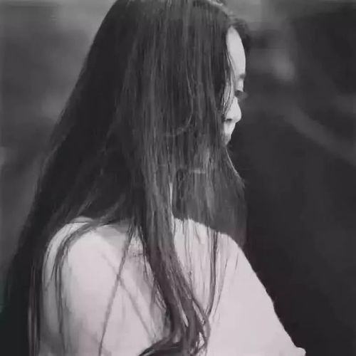  个性伤感说说短句很痛很心碎