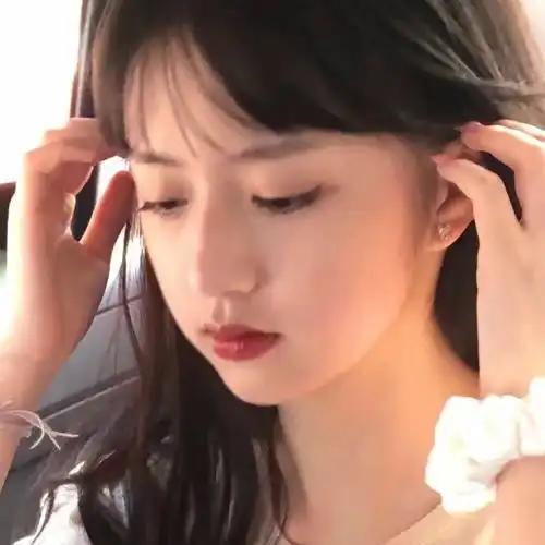 情侣头像识别女生